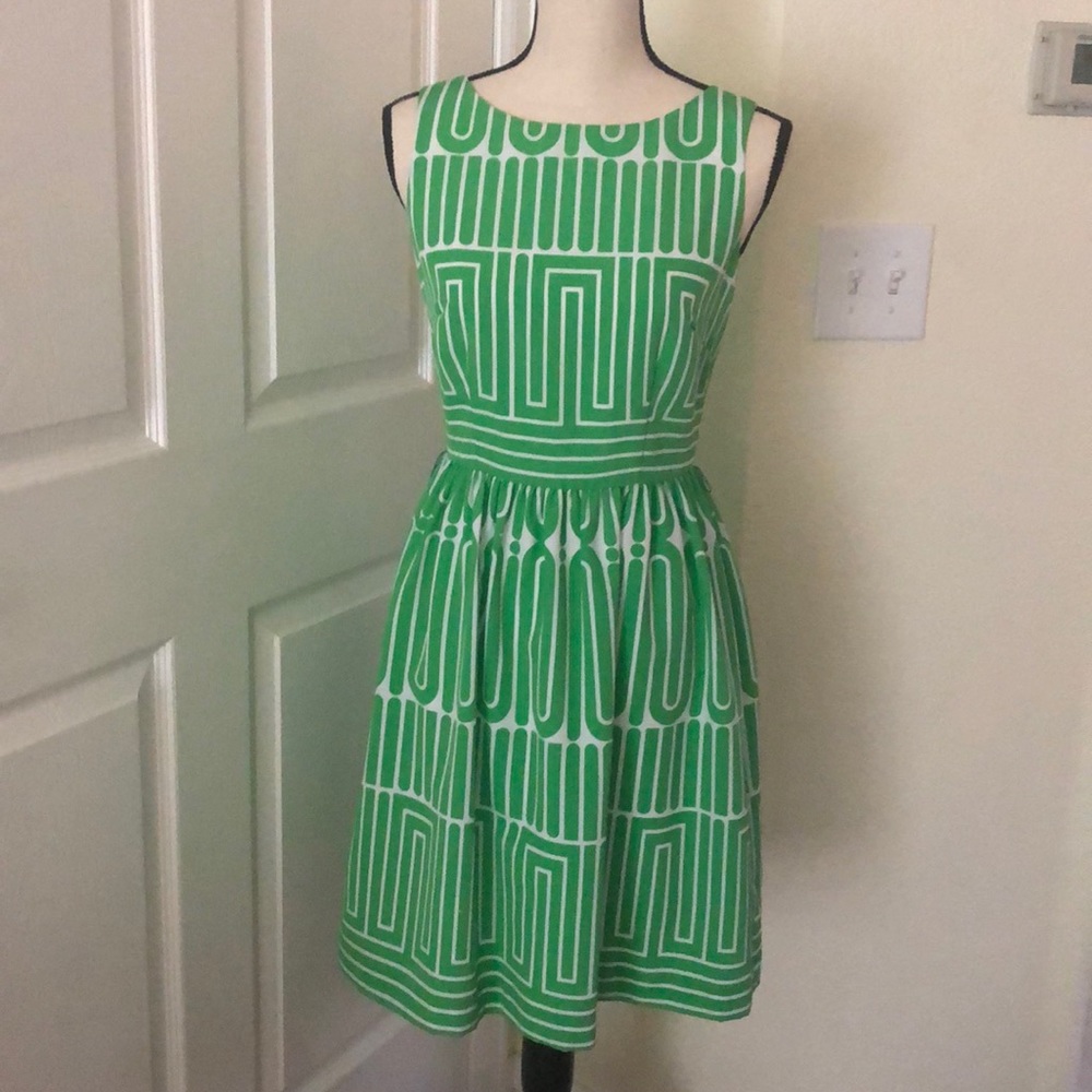 EUC Trina Turk Garden Maze Dress